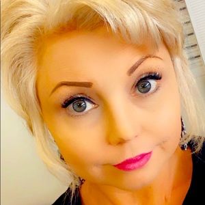 Hi, I am your Posher 💕